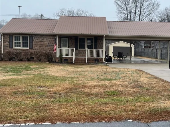 110 Pinson Dr, Honea Path, SC 29654