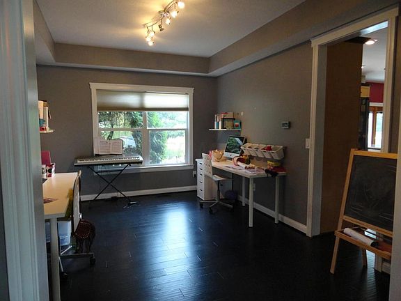 5th image of 6592 Estate View Dr N