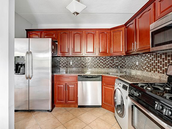 3rd image of 415 Carlton Ave APT D
