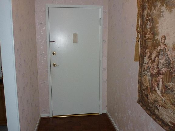 2nd image of 1616 Gardiner Ln APT 204
