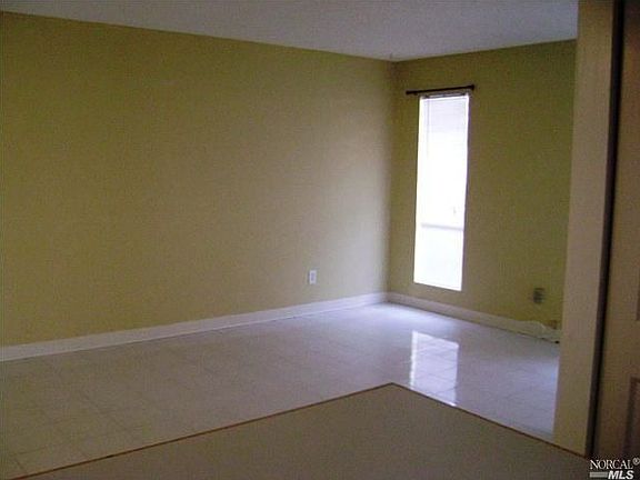 4th image of 28 El Dorado Ct