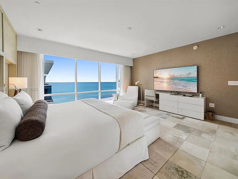 102 24th St #Penthouse 1718 — Photo 30