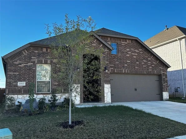 10512 Autumn Leaves Ln, Aubrey, TX 76227
