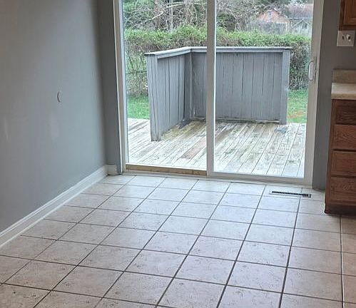 2nd image of 821 Brian Ct