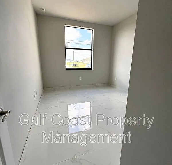 219 NW 23rd Ter — Photo 13