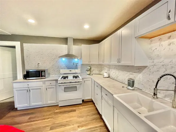 810 Jerry St, Houston, TX 77022