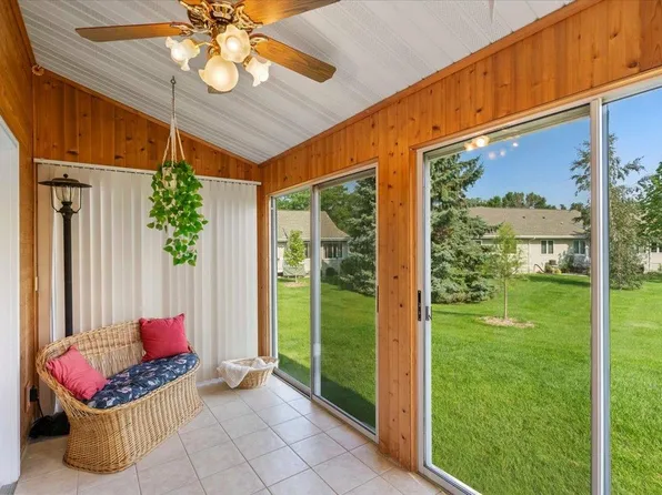 730 Kensington Sq, Stoughton, WI 53589