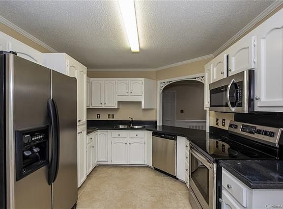 2nd image of 5024 Kentwood Dr