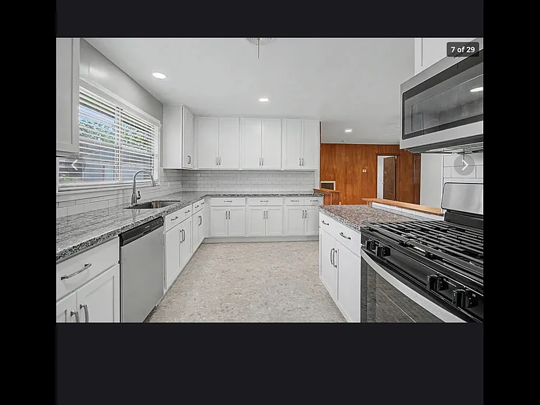 2337 N Austin Ave — Photo 5