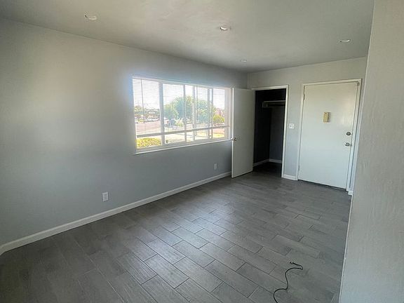 4th image of 124 Shasta St #0