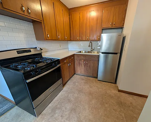 3857 Edgemoor Pl NE #3 Photo 1