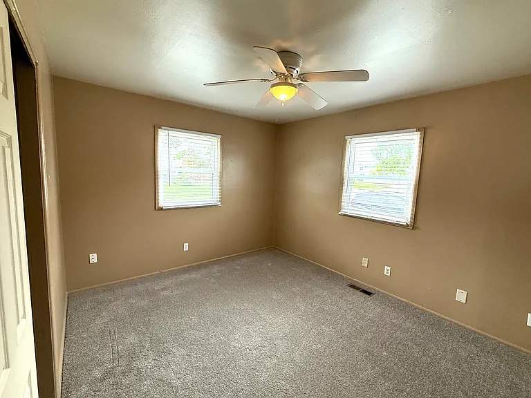 401 Morris Dr — Photo 14