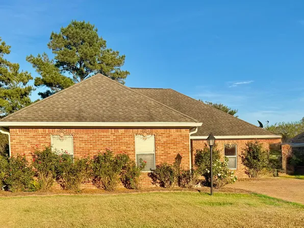 18 Old Bridge Cv, Jackson, MS 39272