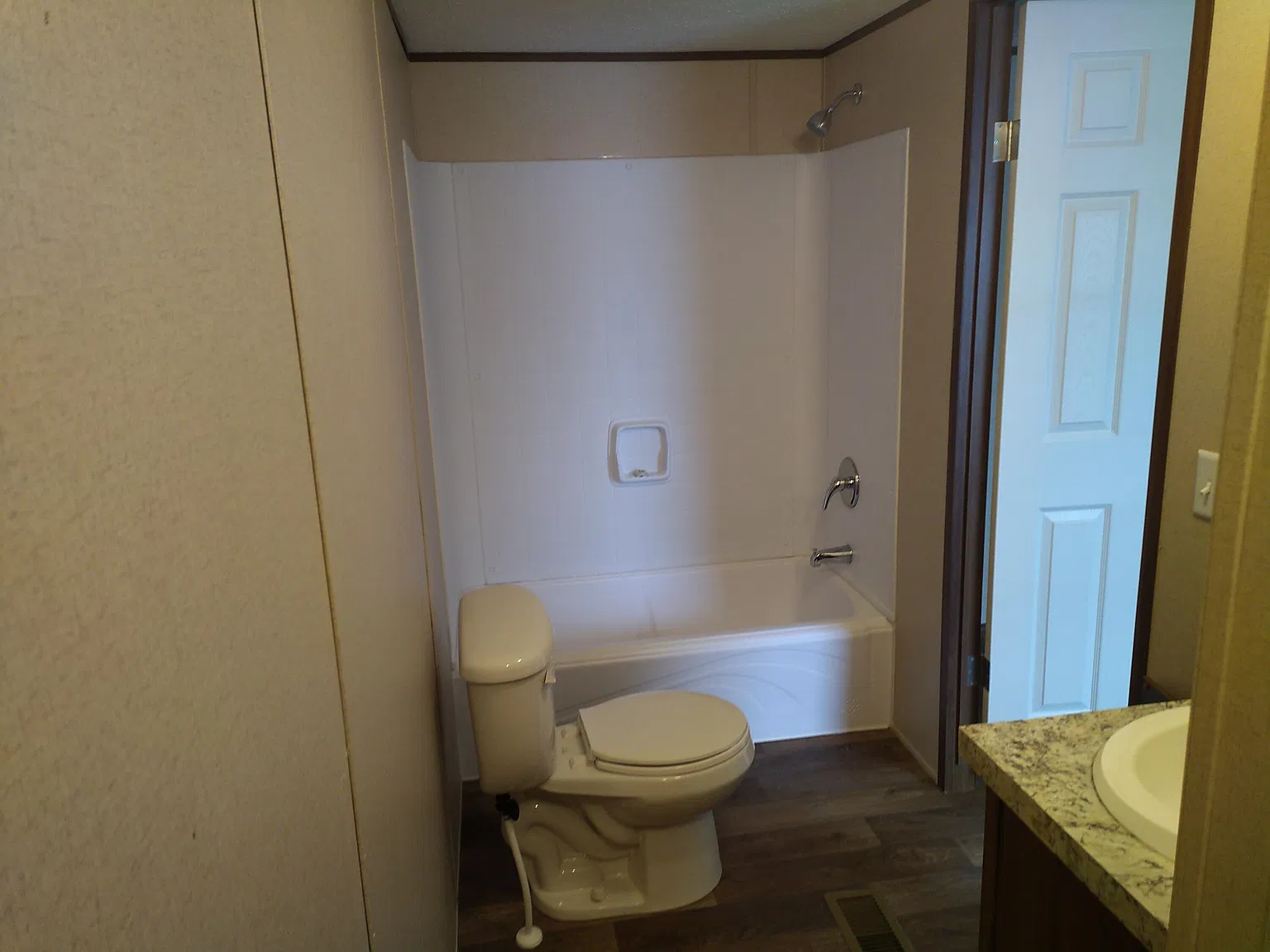 2 bed, 2.0 bath, 960 sqft, $1,489 — Photo 3