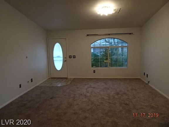 3rd image of 8512 W Gilmore Ave