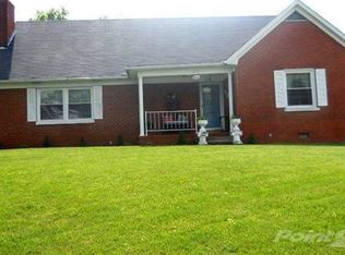 118 Shaw Ave, Versailles, KY 40383
