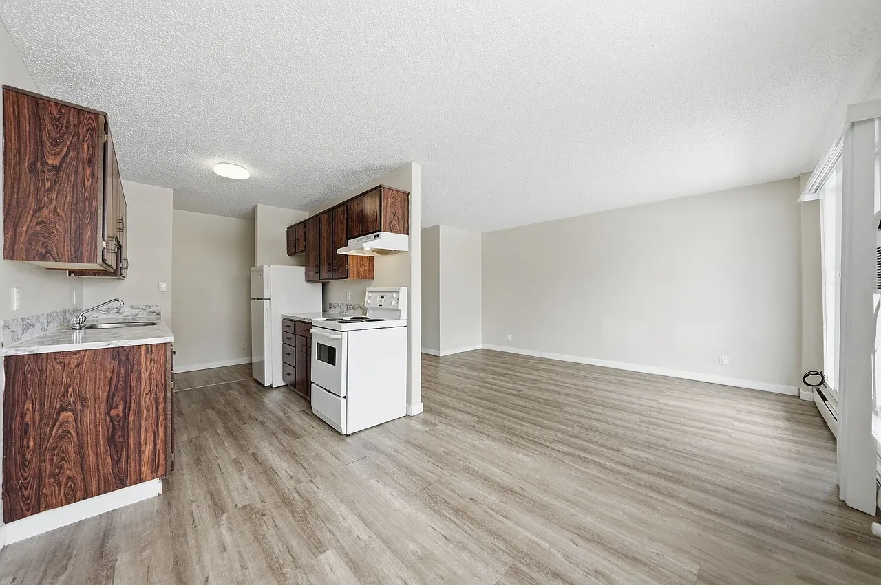 Westwood Apartments — Photo 1