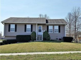 716 N Jesse St, Kearney, MO 64060