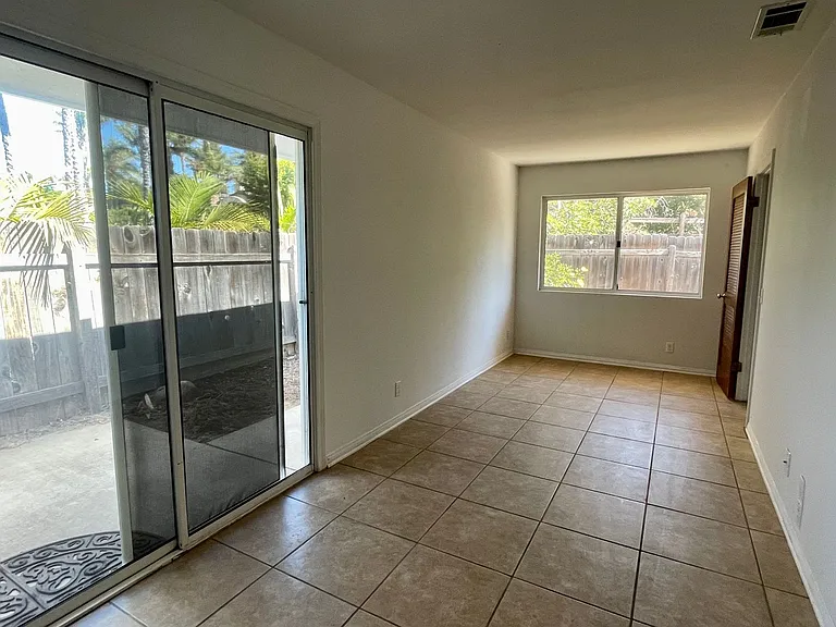 4491 La Paloma Ave — Photo 8