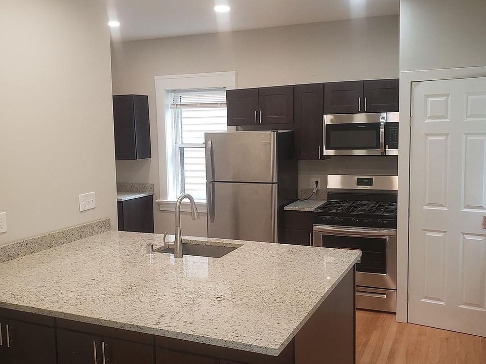 1st image of 2007 E Linnwood Ave #2