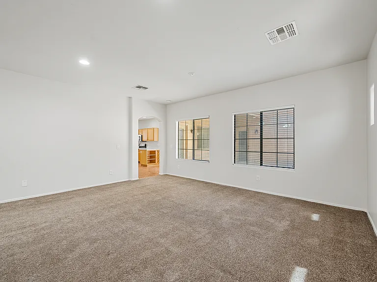 15929 W Custer Ln — Photo 5