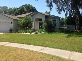 2737 Brookville Dr, Valrico, FL 33596