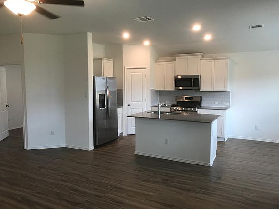 3rd image of 329 Arnage Dr