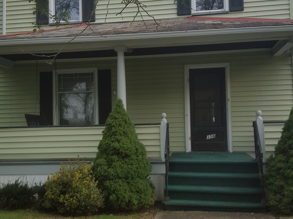 Nice large front porch
