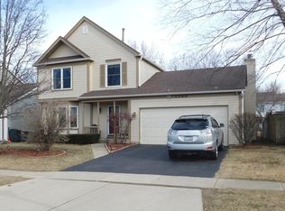1349 Huntington Dr, Mundelein, IL