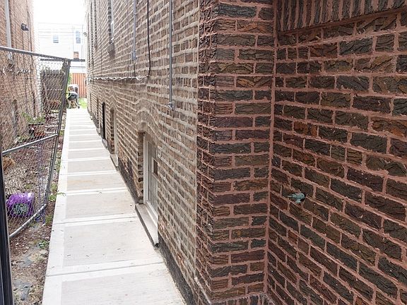 2nd image of 6620 S Sacramento Ave