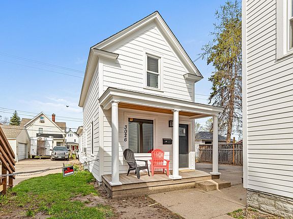 2nd image of 3024 Chicago Ave