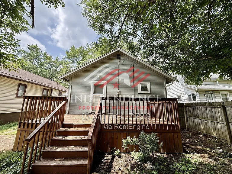 2720 Dwight Ave — Photo 18