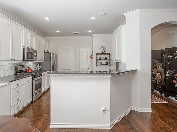 4th image of 5604 El Campo Ave