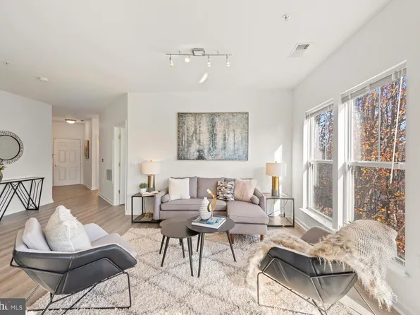 2931 Deer Hollow Way Unit 304, Fairfax, VA 22031