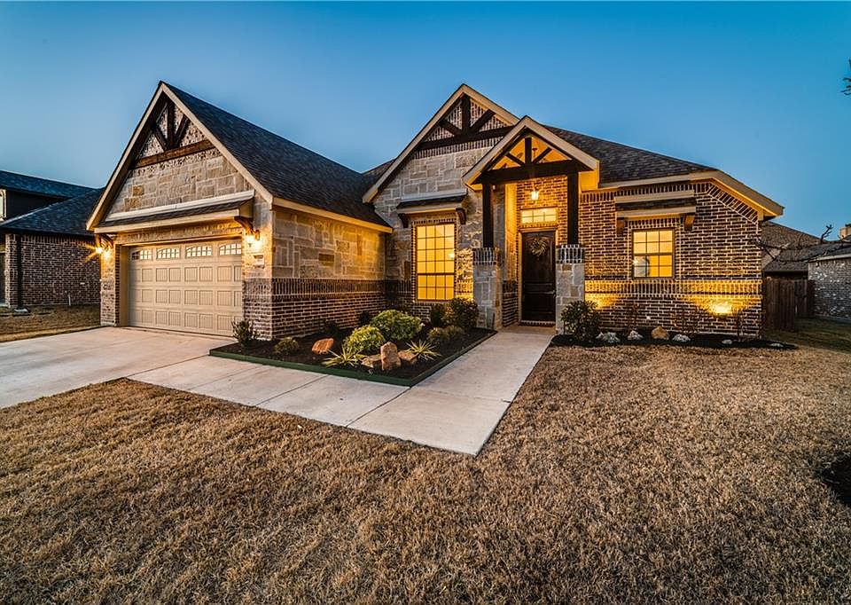 1st image of 417 Foxtail Ct