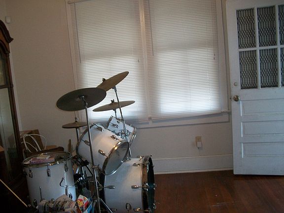 3rd image of 2262 N Galvez St