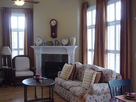 3rd image of 126 Twelve Oaks Ln