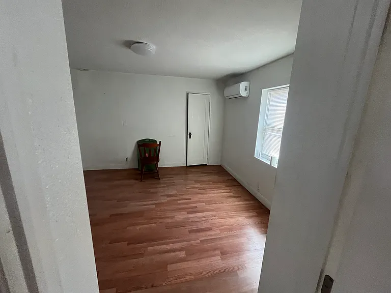 1018 N 17th Ct #1B — Photo 4
