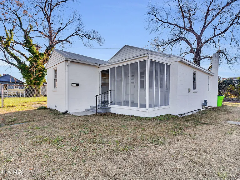 211 Lawson St — Photo 24