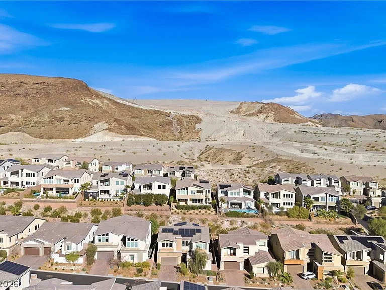 8 Vista Outlook St — Photo 6