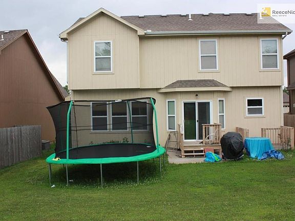 2nd image of 1101 Tamarisk Dr
