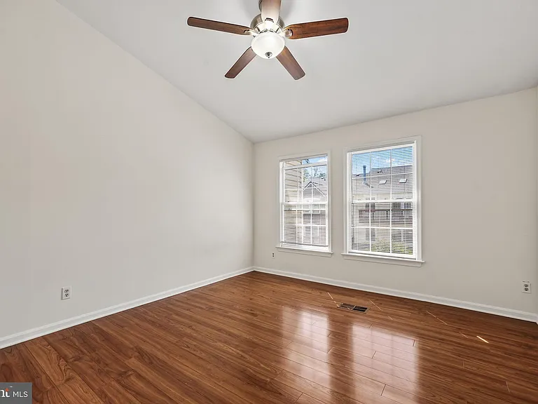4045 Chetham Way — Photo 15