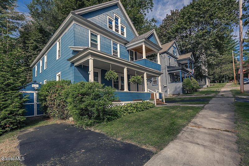 3rd image of 45 Maple Avenue