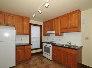 726 S 30th St #B, Milwaukee, WI 53215