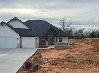 2445 Canyon Cir, Blanchard, OK 73010