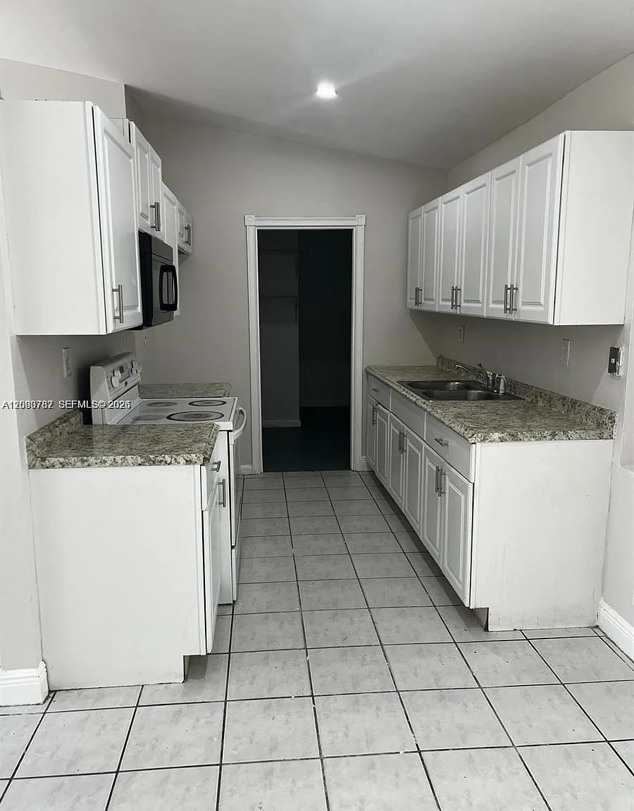 North Lauderdale Estates — Photo 3