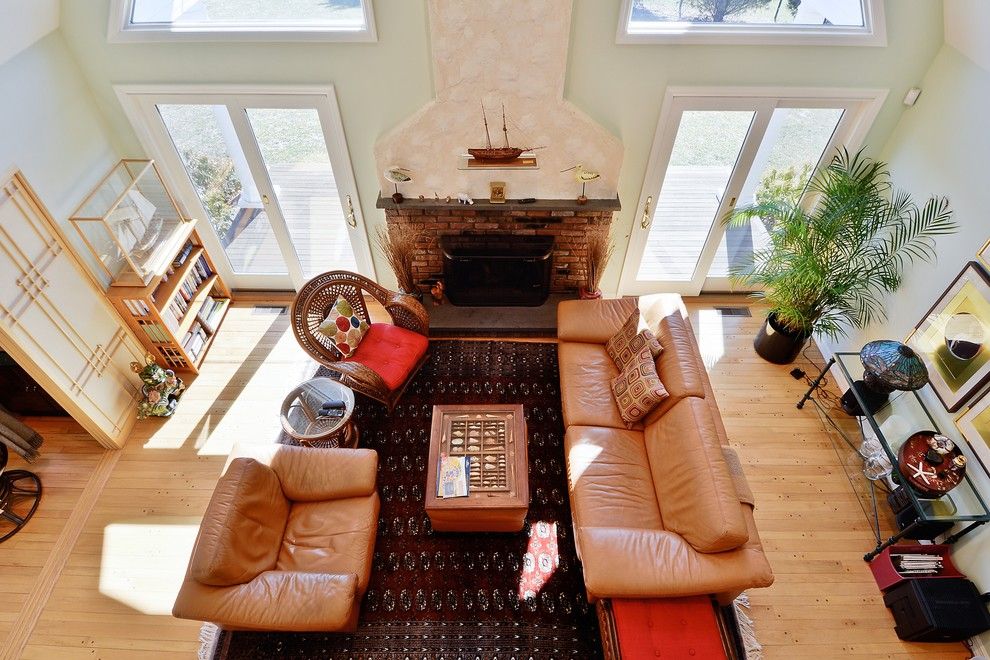  LIVING ROOM OVERVIEW