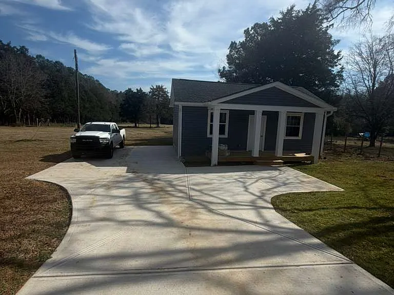 2887 Saluda Rd — Photo 3