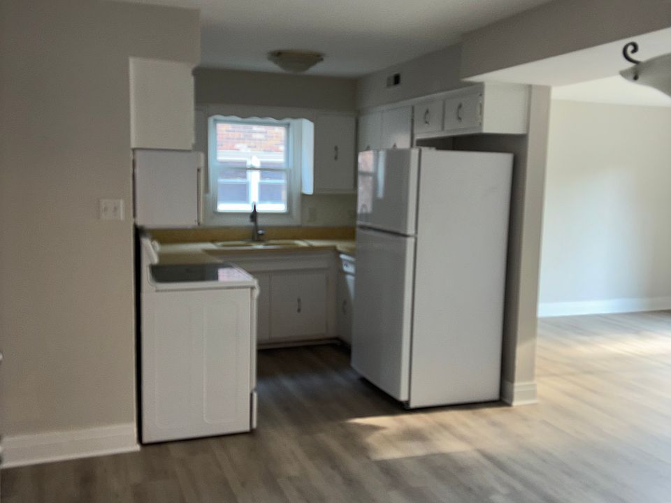 1st image of 11730 S Ridgeland Ave APT 4C