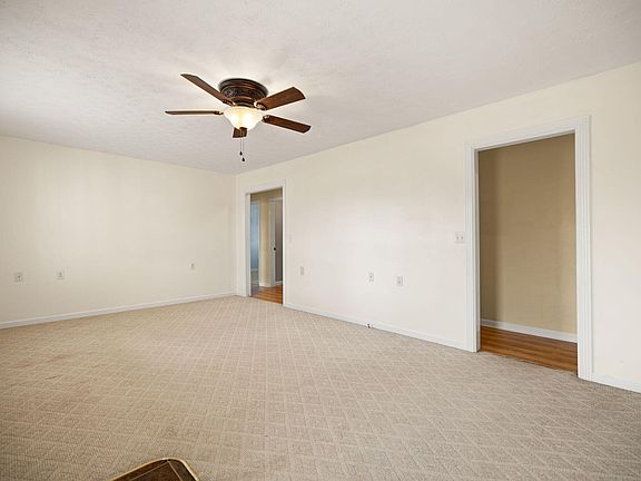 3rd image of 355 Bray Rd